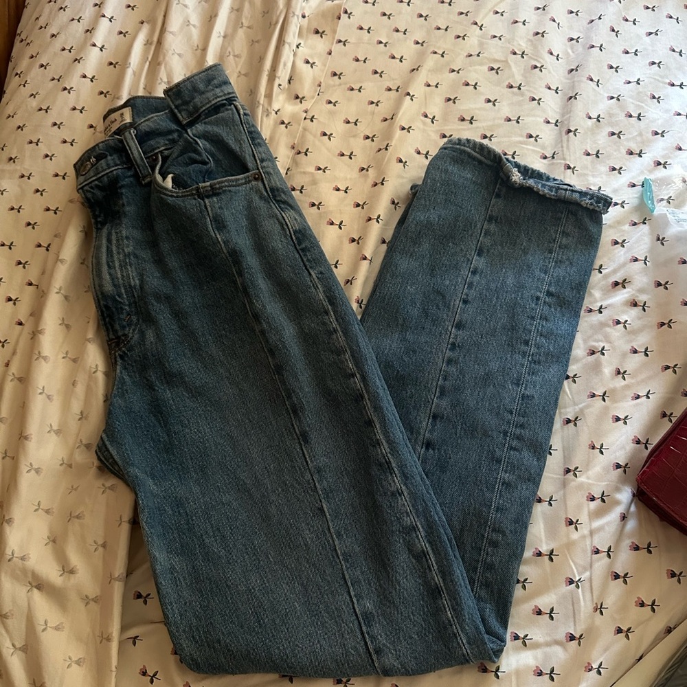 Abercrombie & Fitch 90’s Straight Ultra High Rise Curve Love Jeans - Picture 4 of 4